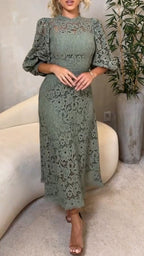 Vestido de mujer con cuello redondo, manga farol y encaje calado