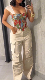 Conjunto informal de top con tirantes y estampado con cuello cuadrado para mujer y pantalones cargo con múltiples bolsillos