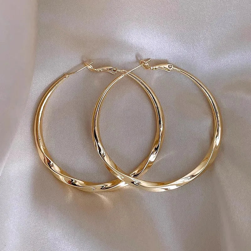 Hoop Earrings Collection — 28 Styles