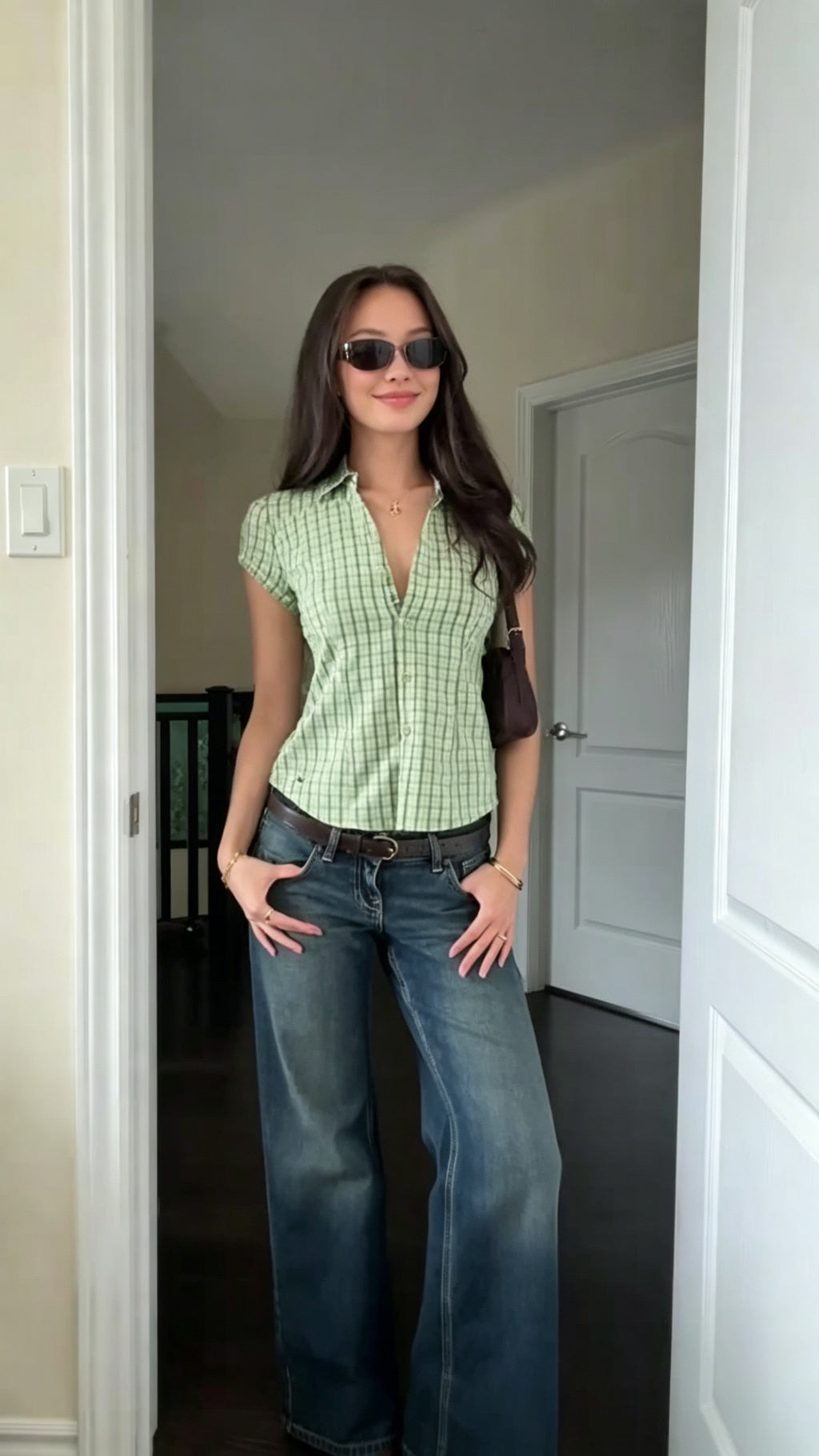 4 Low Rise Denim Outfits for Y2K Inspired Casual Street Style Looks