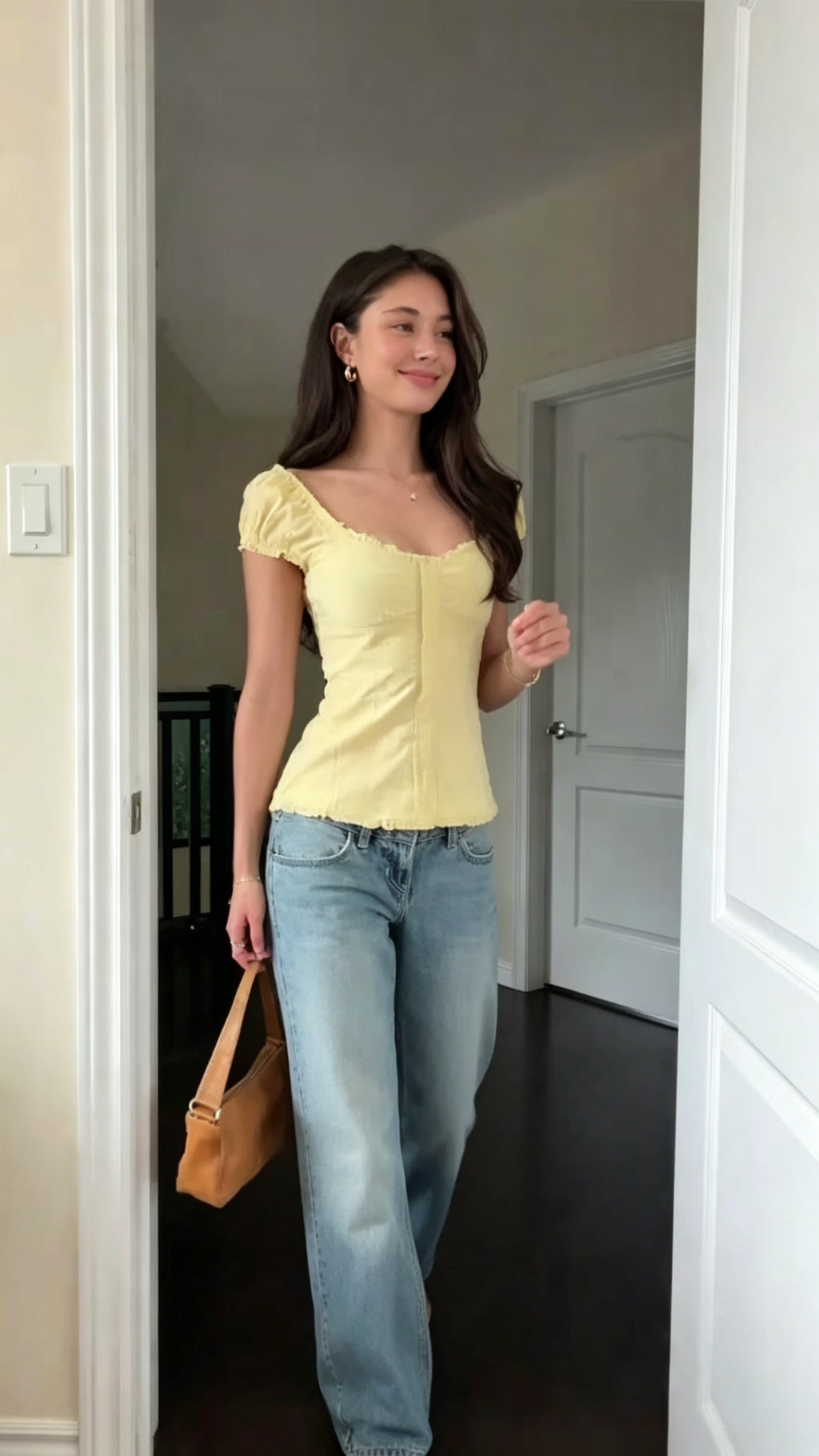 4 Low Rise Denim Outfits for Y2K Inspired Casual Street Style Looks