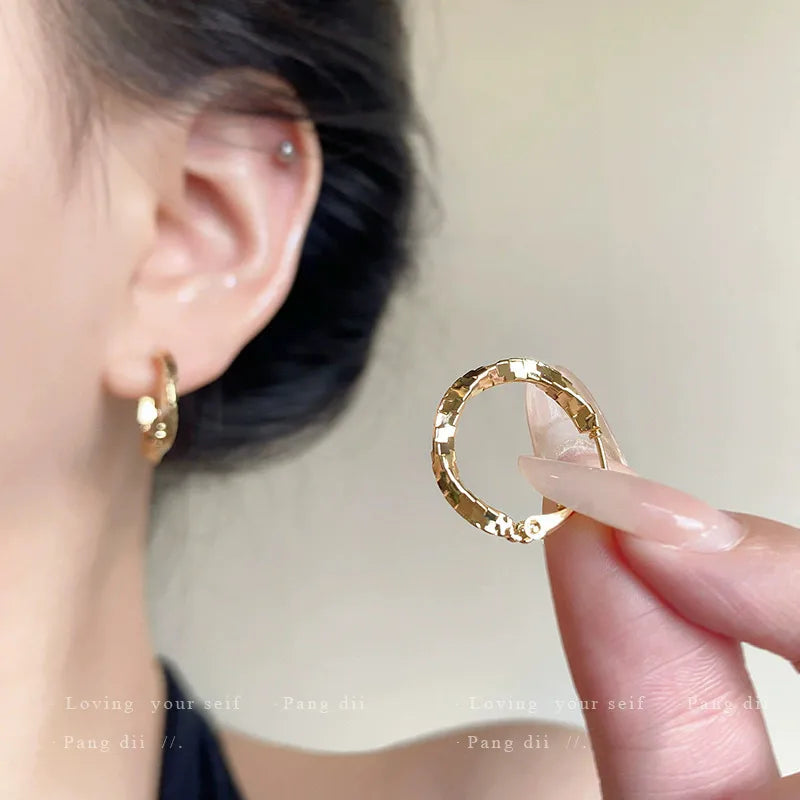 Hoop Earrings Collection — 28 Styles