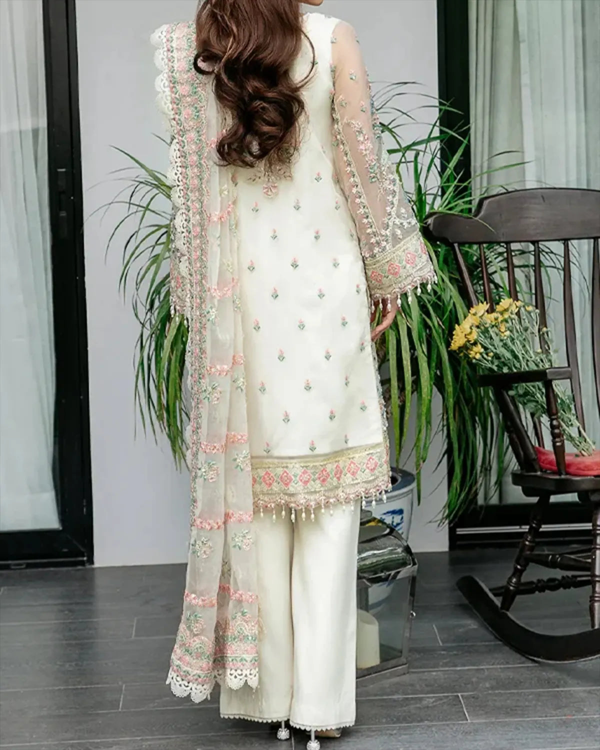 Round Neck Printed Lace Top And Pants Suit